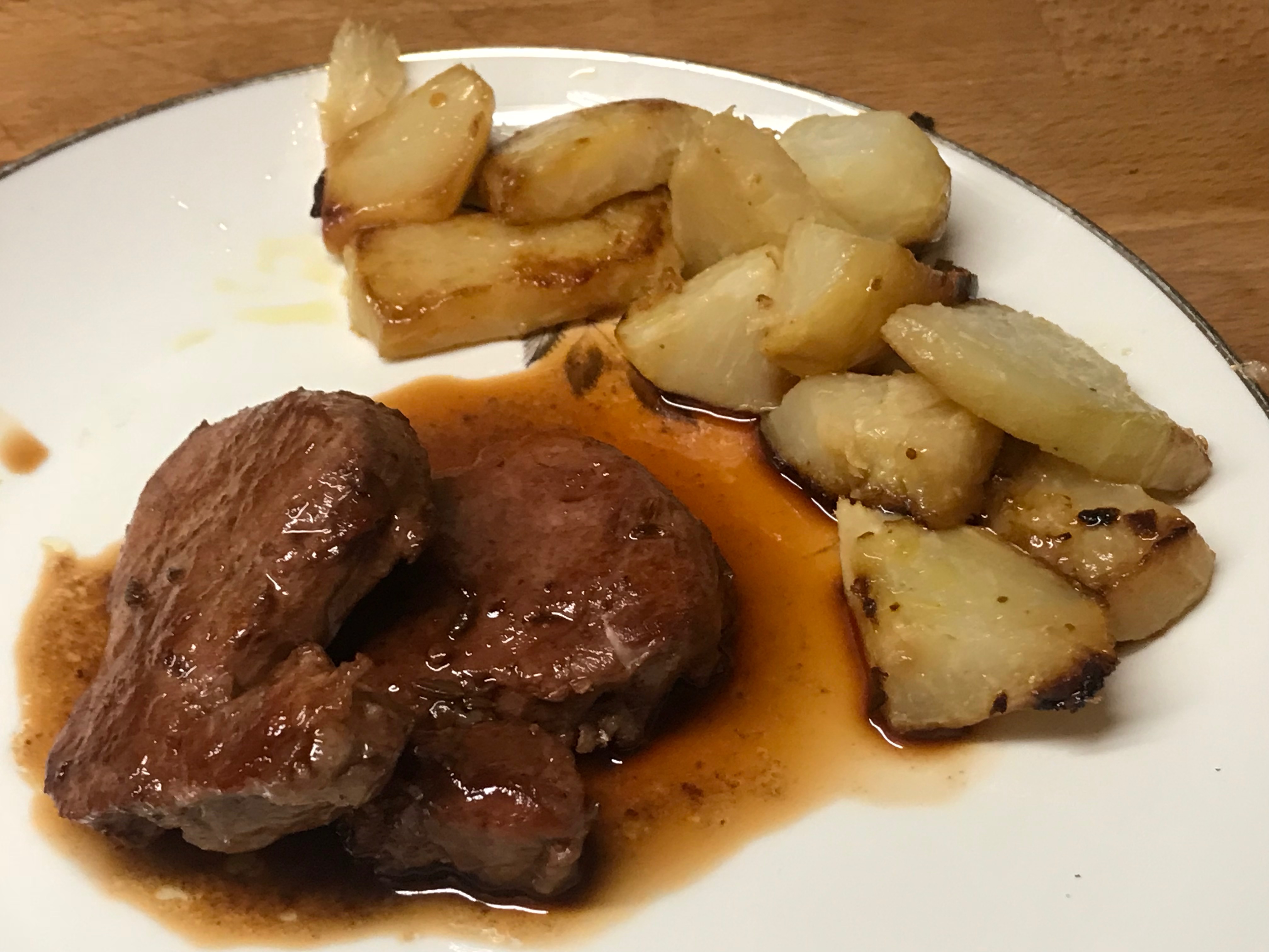 Il filetto di maiale e il cavolo rapa