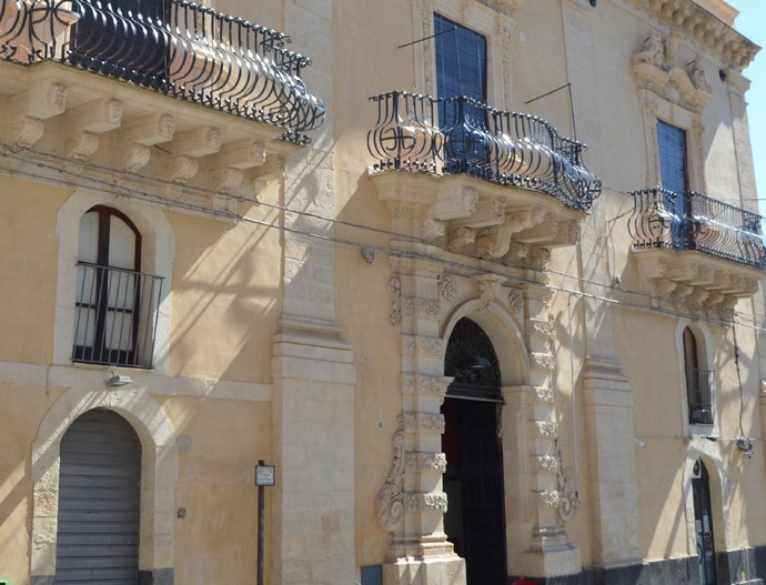 Militello in Val di Catania. Palazzo Liggieri