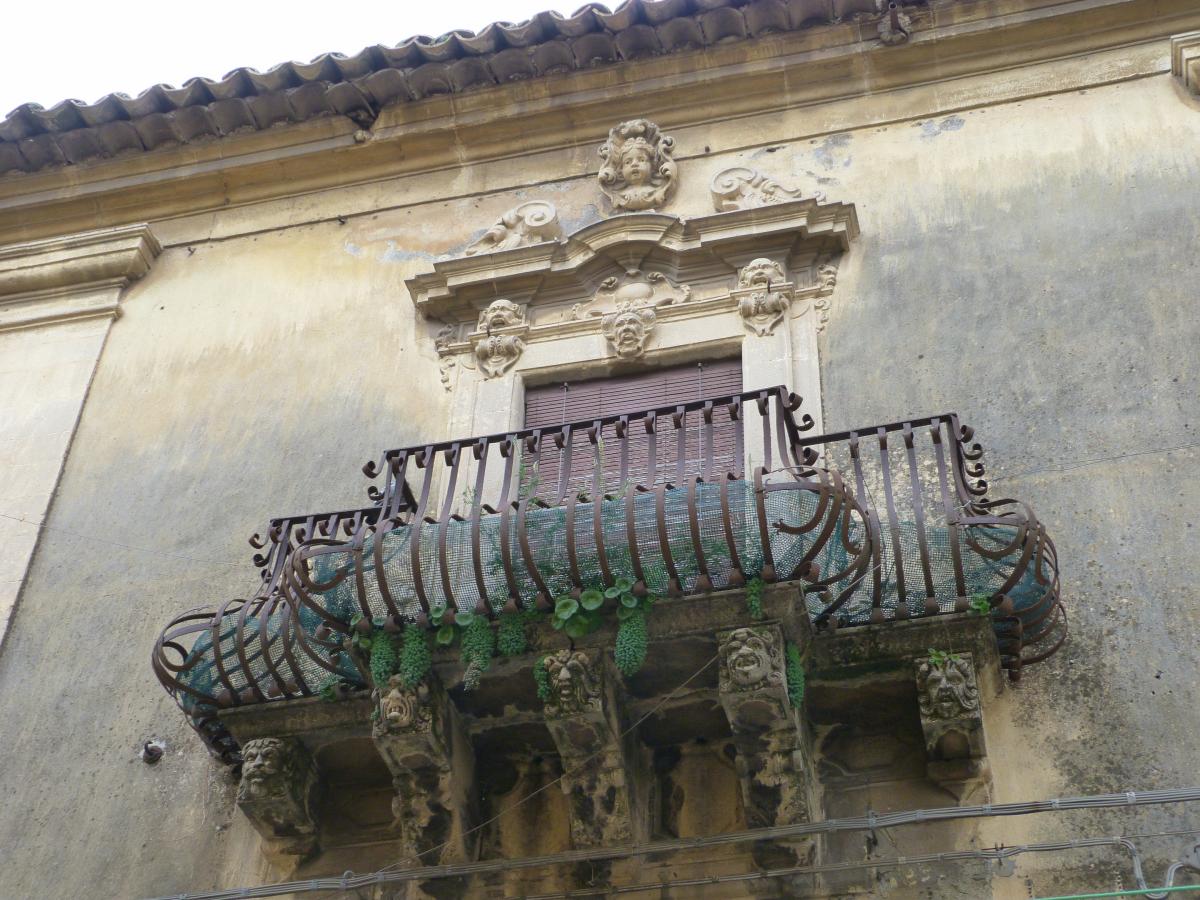 Militello in Val di Catania. Palazzo Baldanza-Denaro