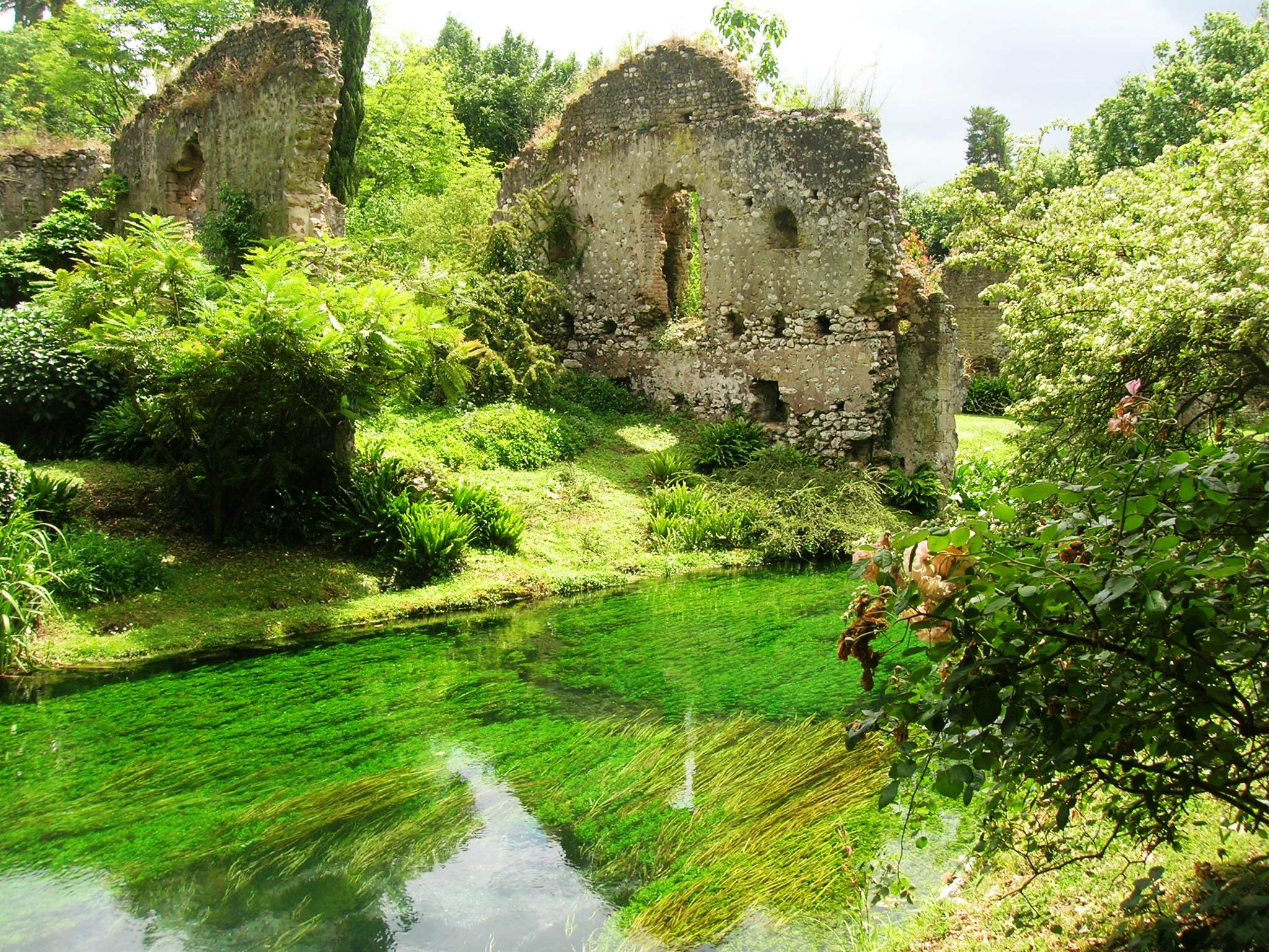 Cisterna di Latina. Giardini di Ninfa