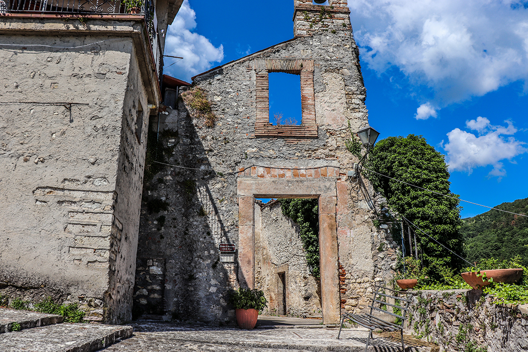 Contigliano. Ex Chiesa di San Giovanni