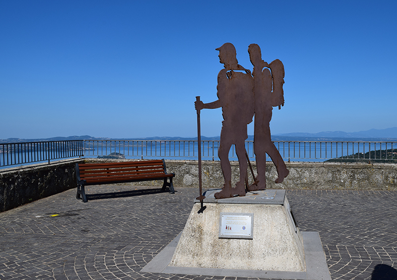 Montefiascone. Monumento al Pellegrino