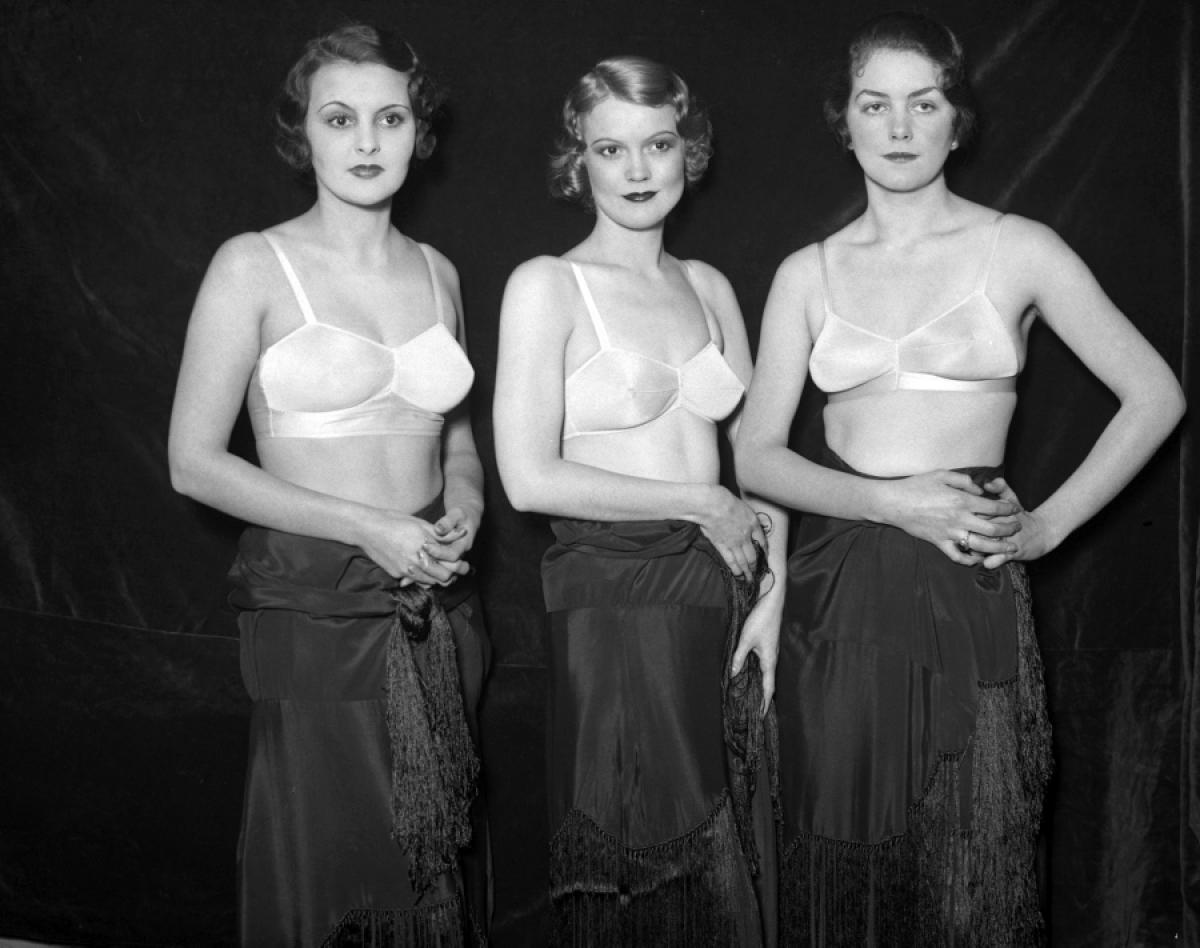 Caresse, fascino e intraprendenza nella storia del reggiseno