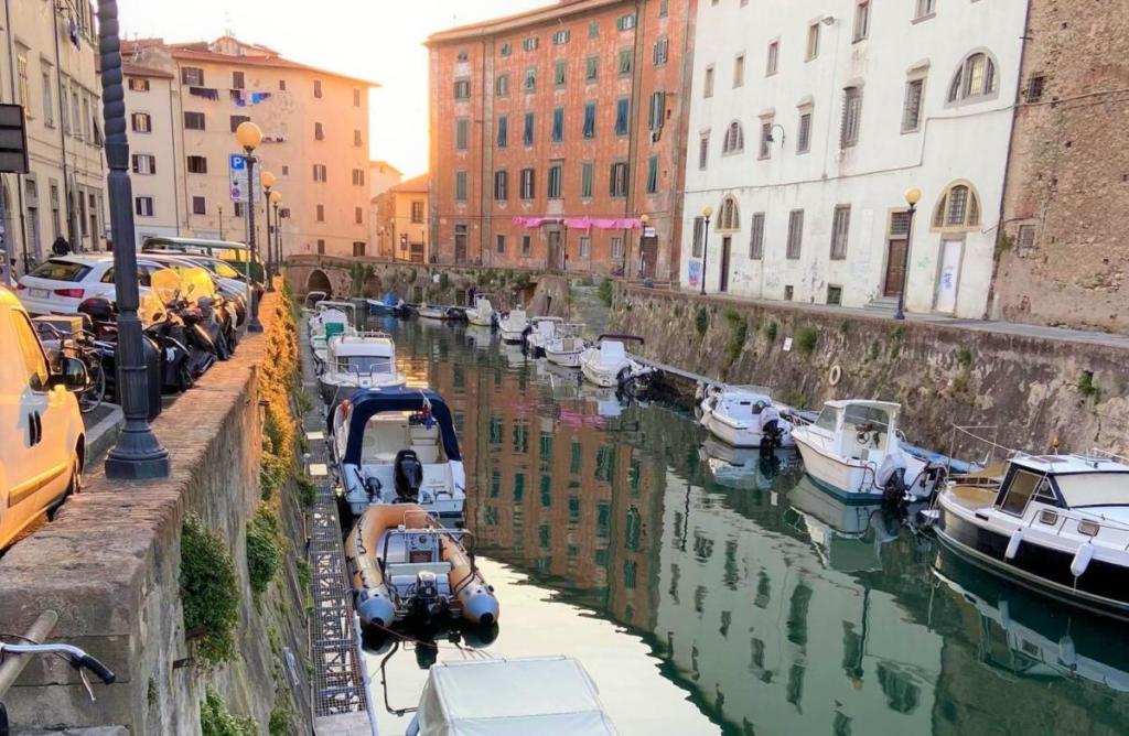 Livorno, a city of many peoples and many moats