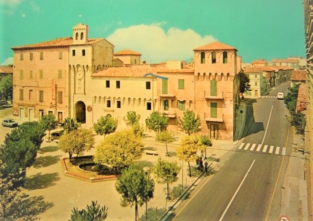 Castelferretti, vivere in un paese di appena cinquemila abitanti