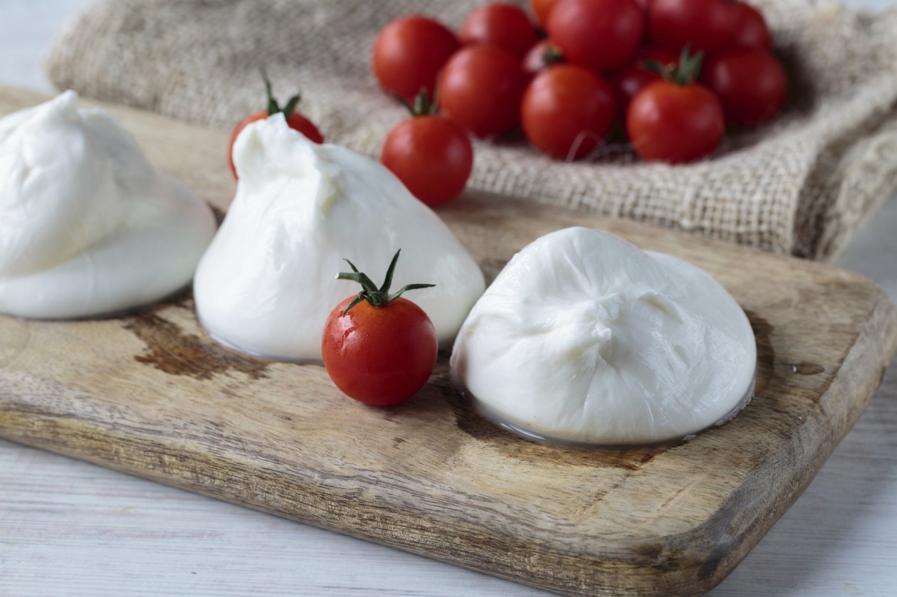 Cisterna di Latina. Mozzarella di Bufala Campana PDO